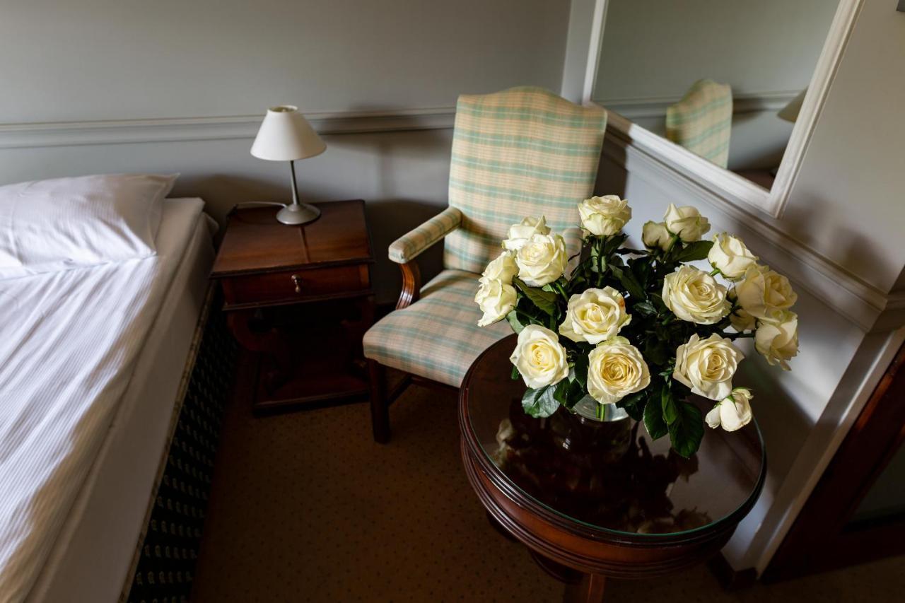 Hotel Senator Konferencje & Spa สตาราโควิเซอ ภายนอก รูปภาพ