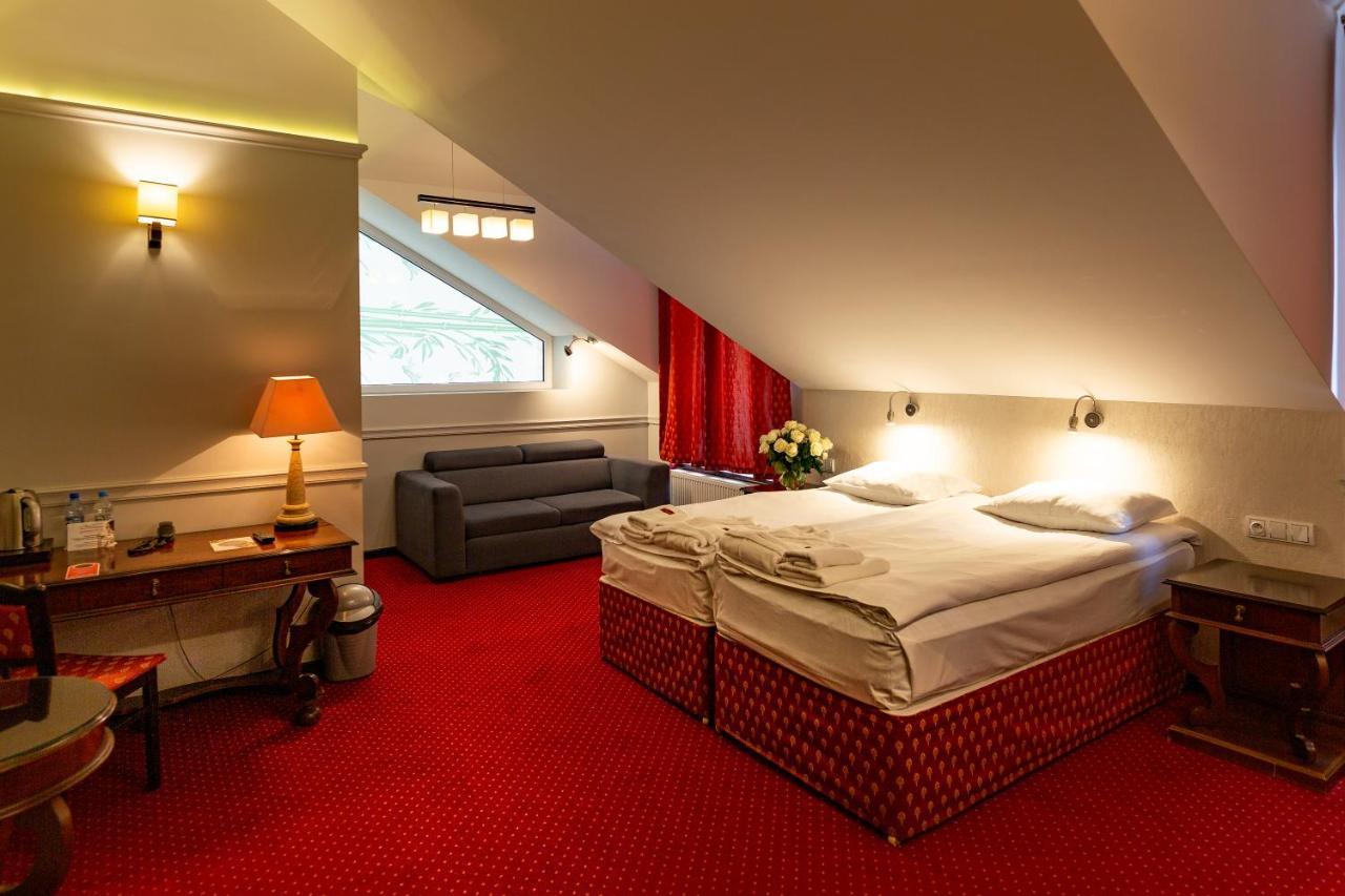 Hotel Senator Konferencje & Spa สตาราโควิเซอ ภายนอก รูปภาพ