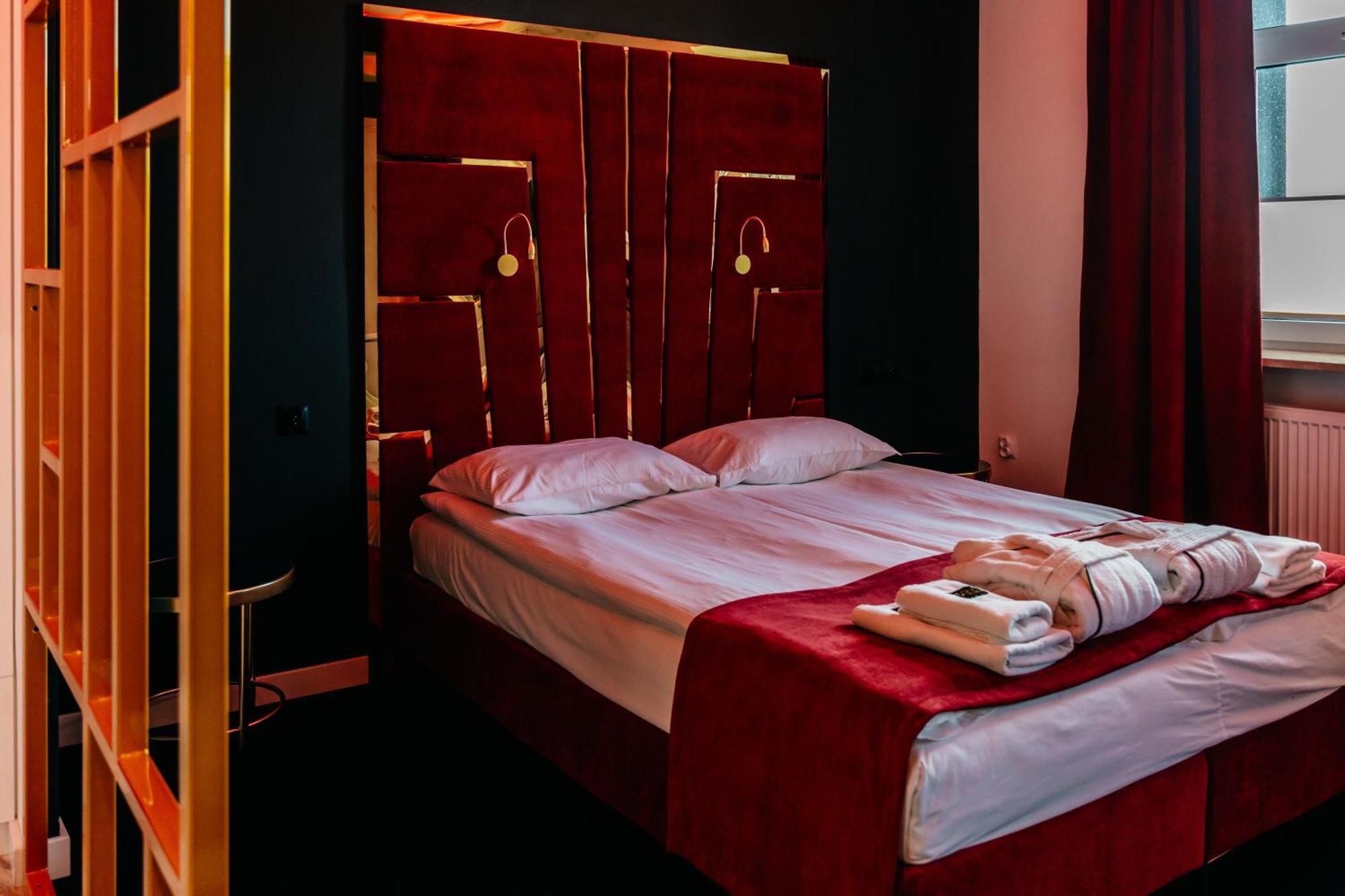 Hotel Senator Konferencje & Spa สตาราโควิเซอ ภายนอก รูปภาพ