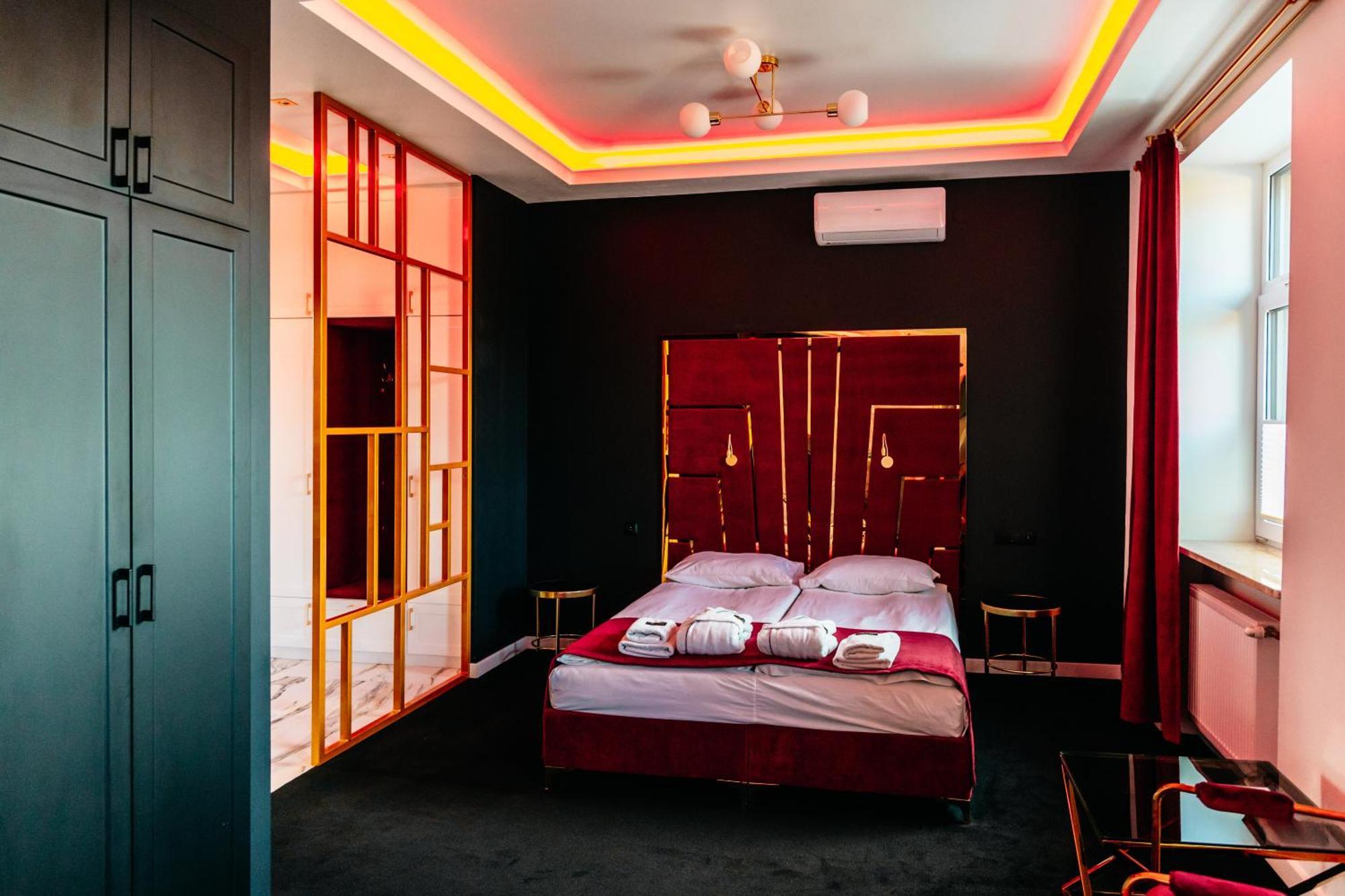 Hotel Senator Konferencje & Spa สตาราโควิเซอ ภายนอก รูปภาพ