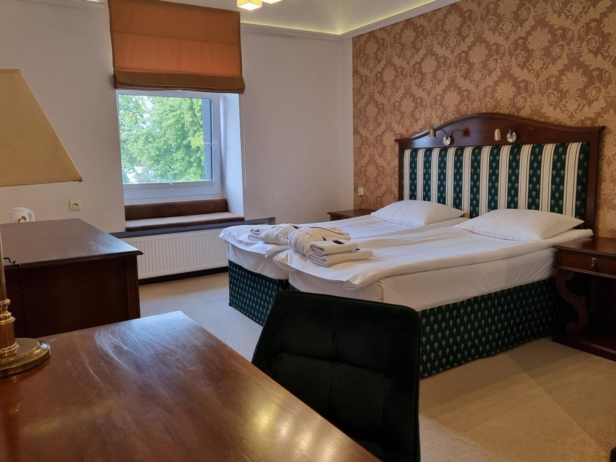 Hotel Senator Konferencje & Spa สตาราโควิเซอ ภายนอก รูปภาพ