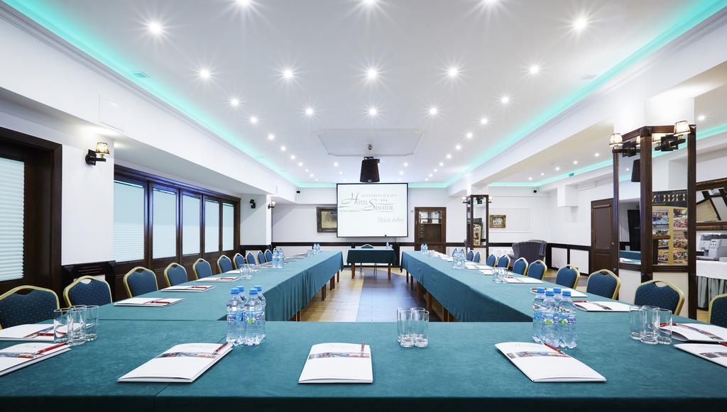 Hotel Senator Konferencje & Spa สตาราโควิเซอ ภายนอก รูปภาพ
