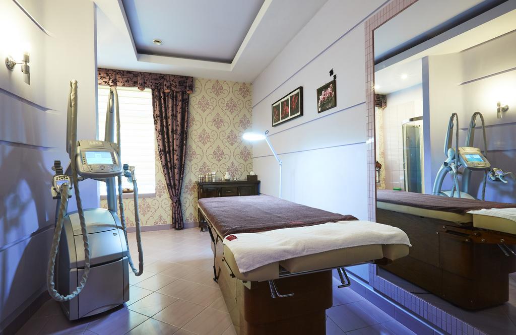 Hotel Senator Konferencje & Spa สตาราโควิเซอ ภายนอก รูปภาพ