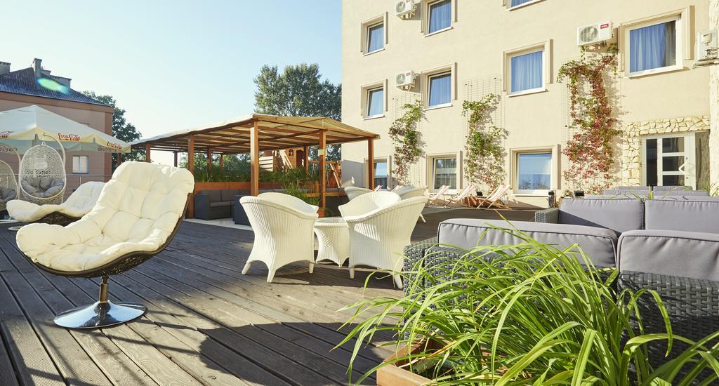 Hotel Senator Konferencje & Spa สตาราโควิเซอ ภายนอก รูปภาพ